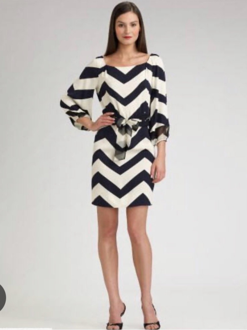 Diane Von Furstenberg Navy and White Chevron Mini Shift Dress 100% Silk